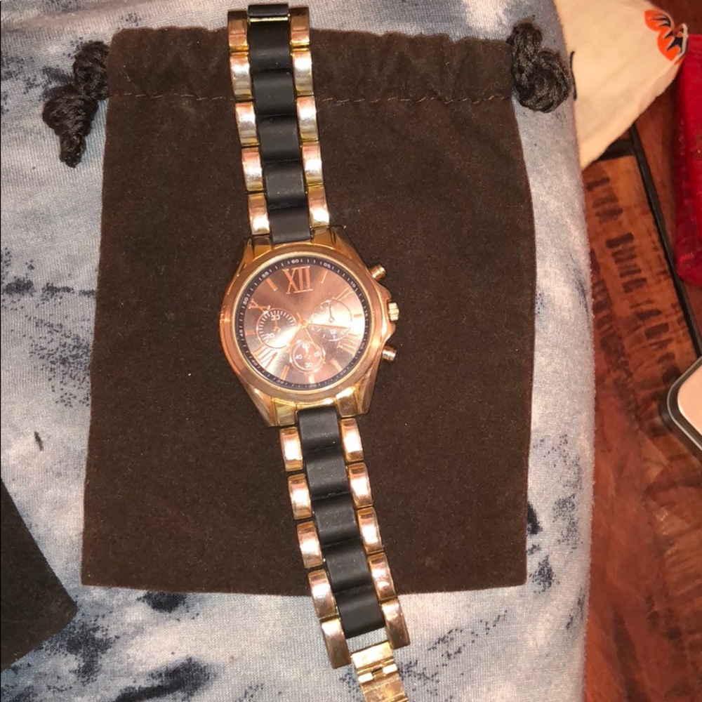 Watch - Picture 3 of 3